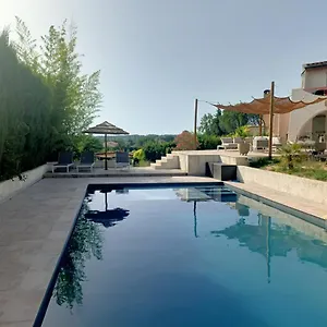  Appartement Calme, Verdure Et Confort!